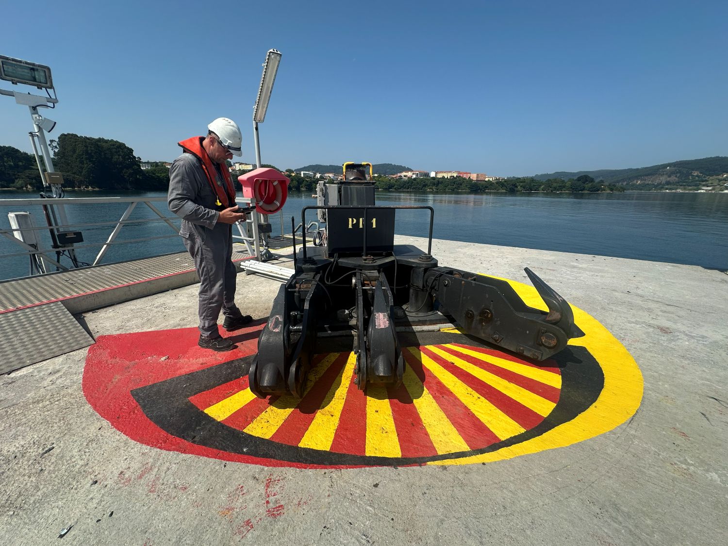 Service Strainstall quick release hooks